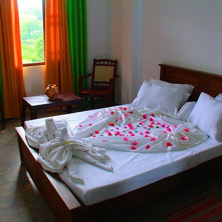 Heaven Gates Holiday Resort Ampitiya Dış mekan fotoğraf