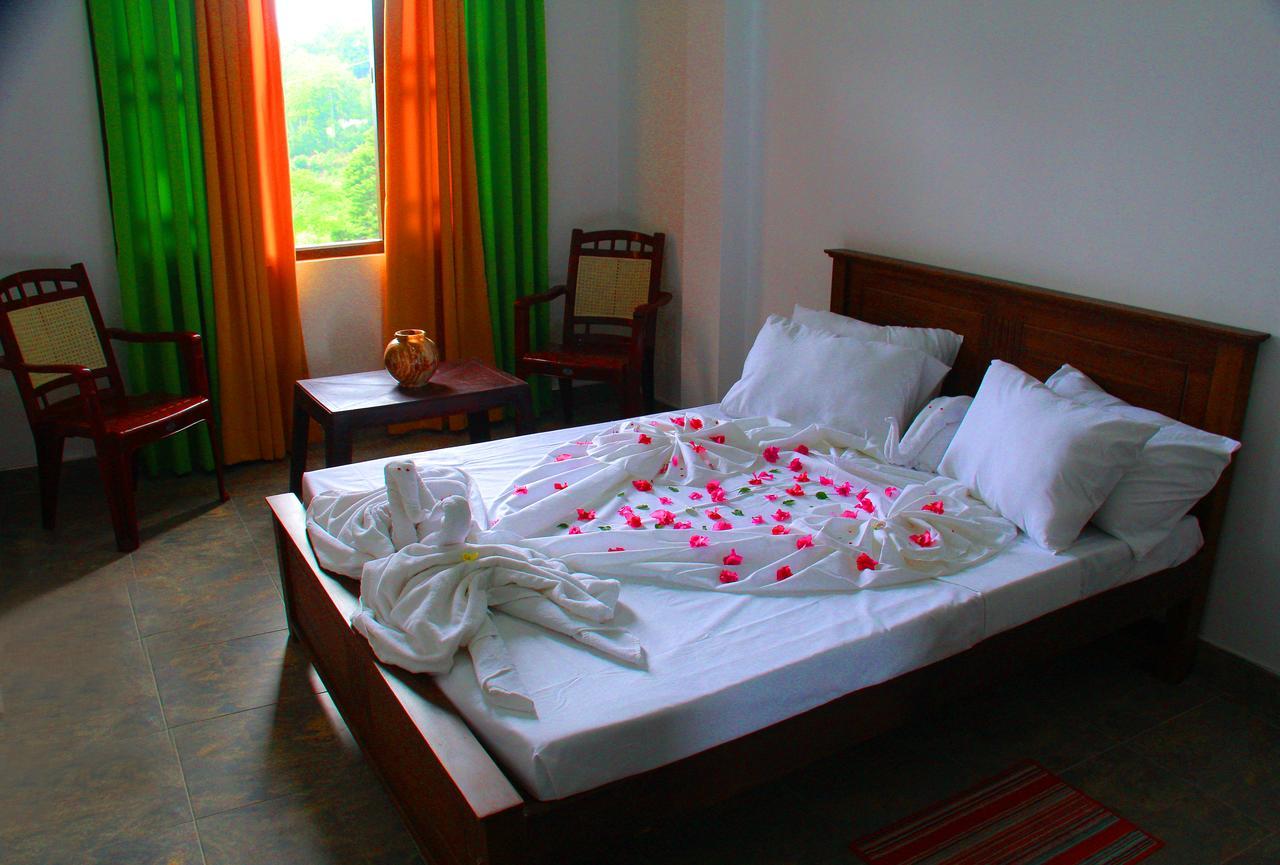 Heaven Gates Holiday Resort Ampitiya Dış mekan fotoğraf